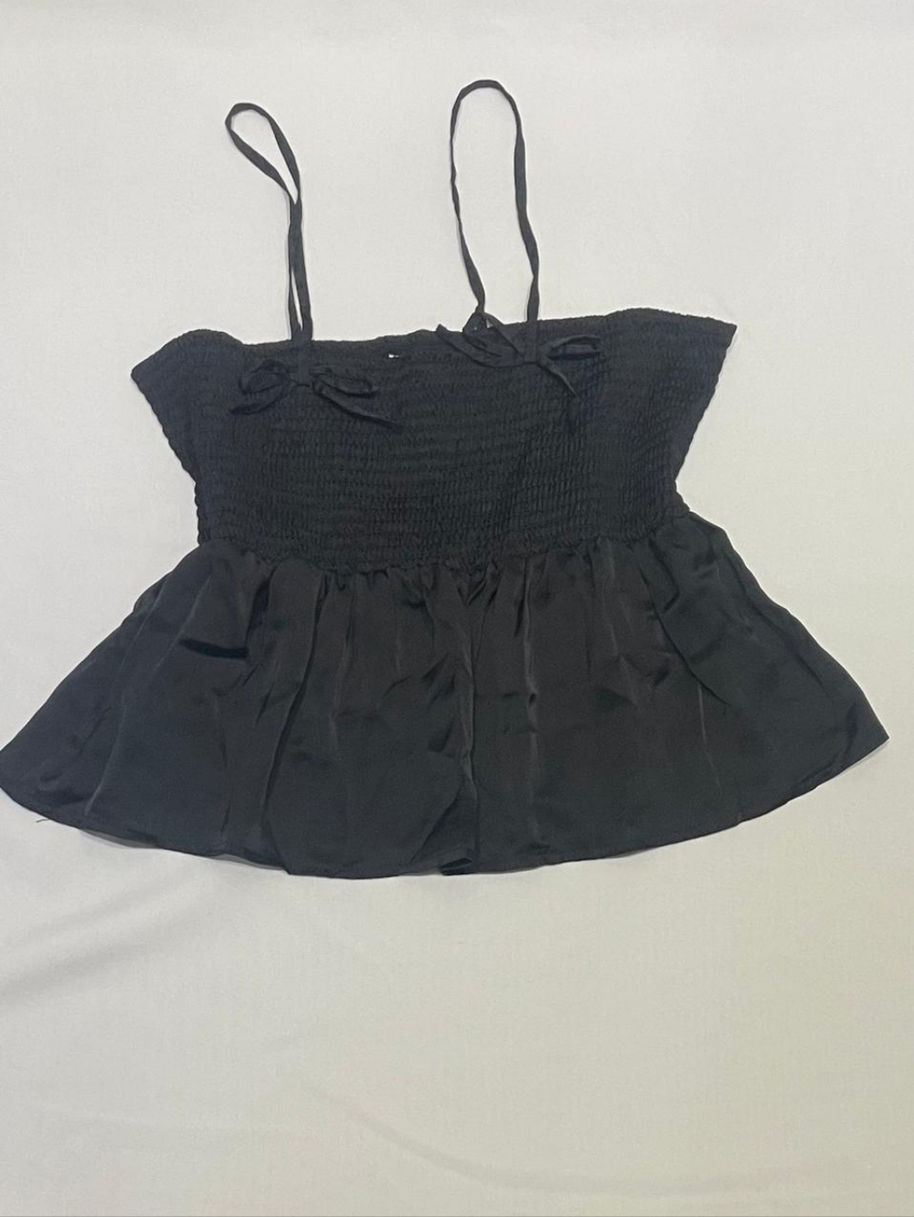 Elegant Black Smocked Women's Top - Picture 5 of 6